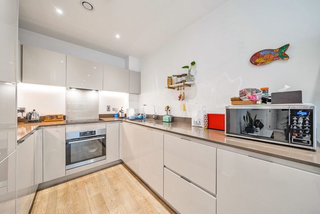 Property photo 2 of 16 1069729 (5)