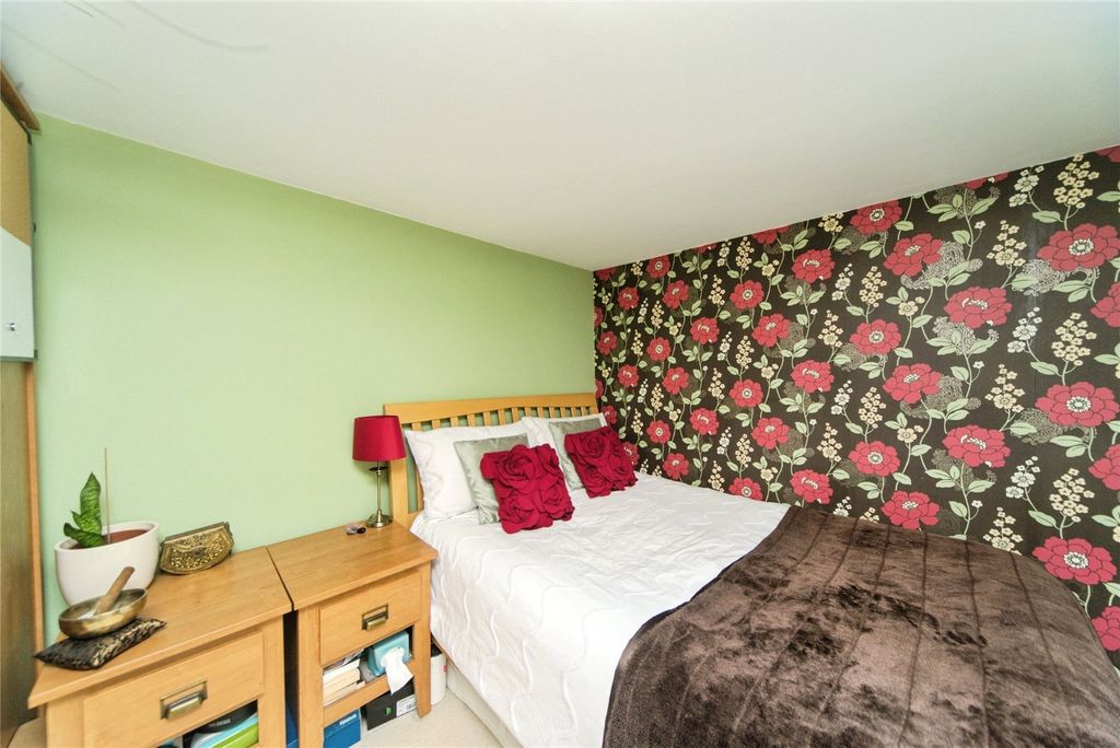 Property photo 2 of 17 Picture No. 33
