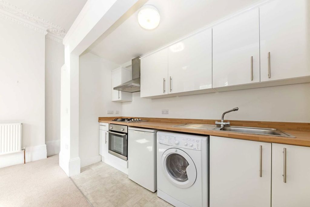 Property photo 3 of 4