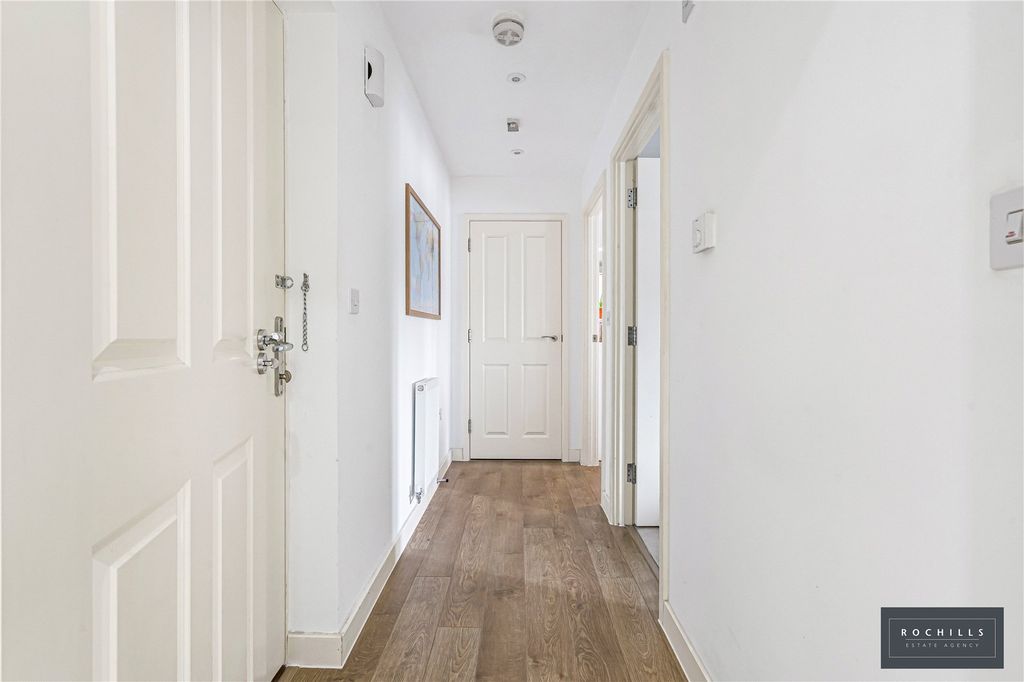 Property photo 3 of 24 Picture No. 12