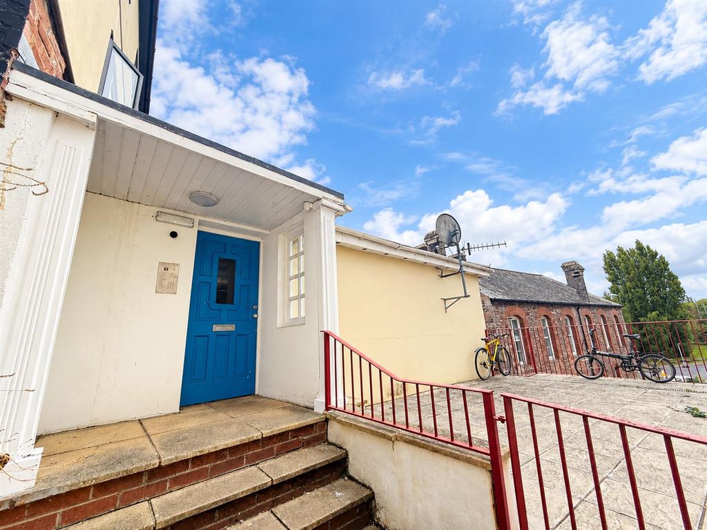 Property photo 1 of 5 4812035d-6E2A-4F93-A2Ab-B4Ff3ce0A84c.Png