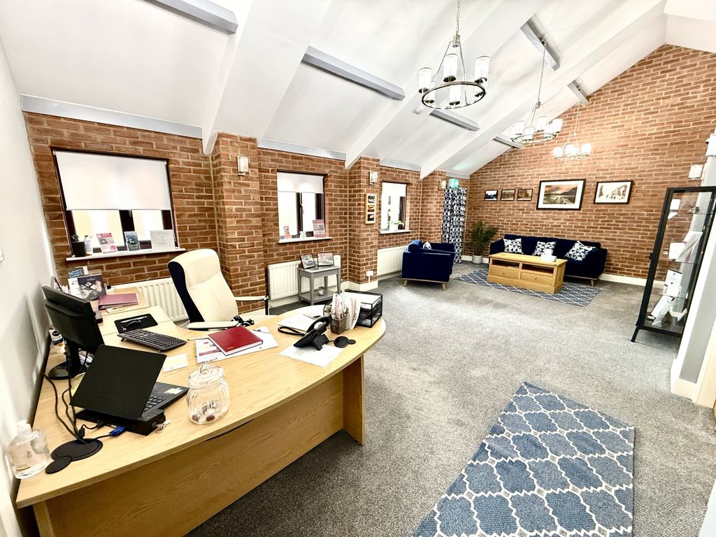 Property photo 3 of 9 Img_2001