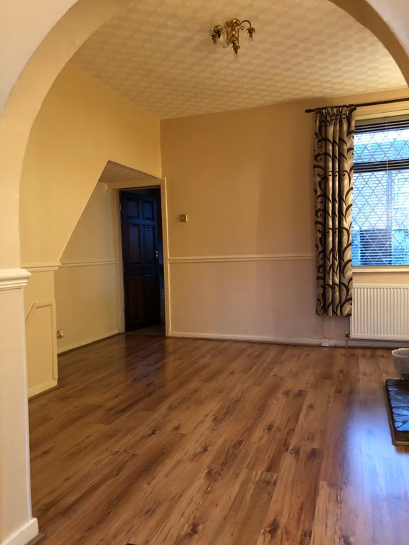 Property photo 2 of 9