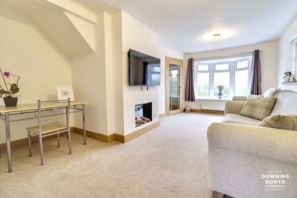 Property photo 3 of 24