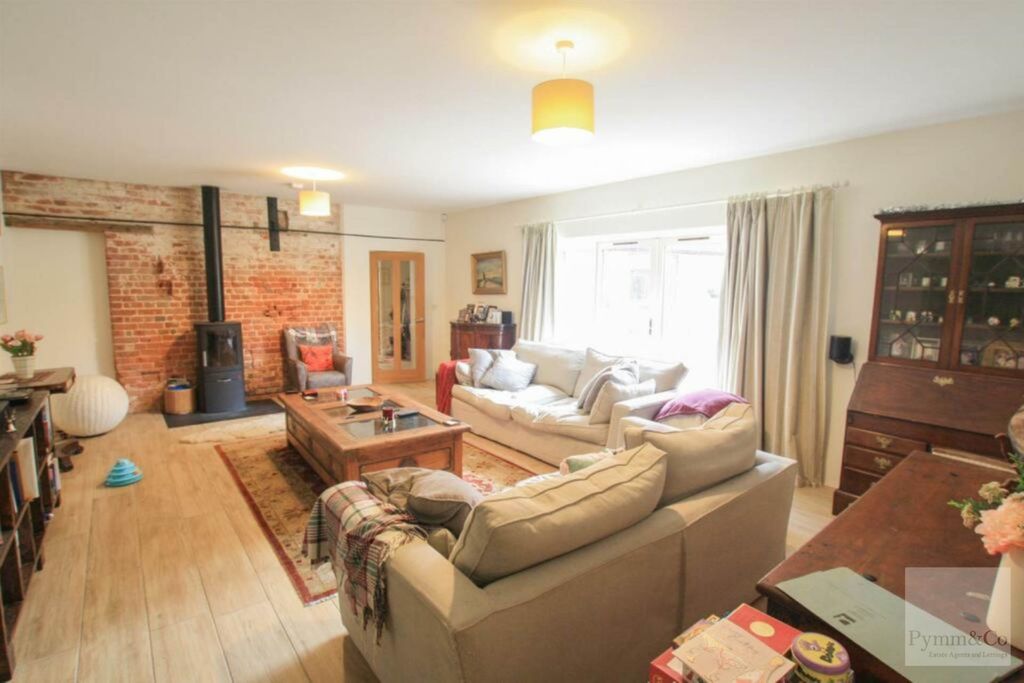 Property photo 3 of 21