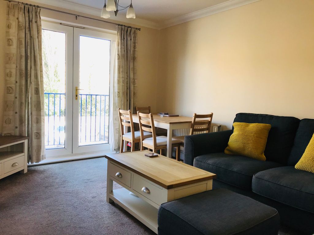 Property photo 2 of 11 Living Room