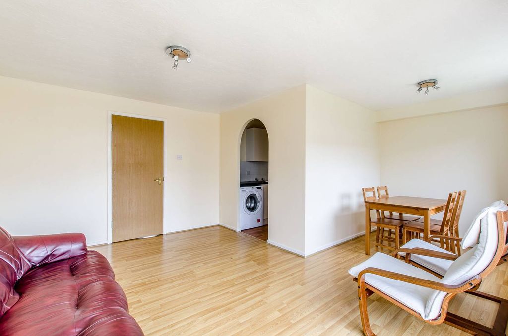 Property photo 3 of 7