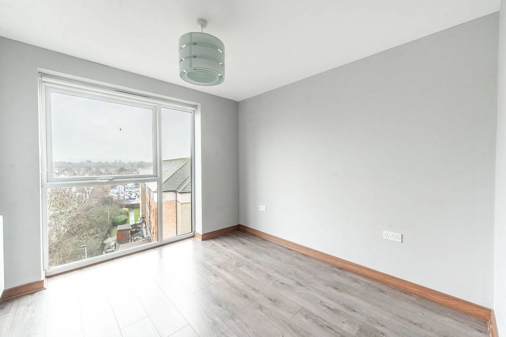 Property photo 3 of 9