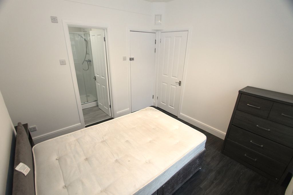 Property photo 2 of 6 Photo 6