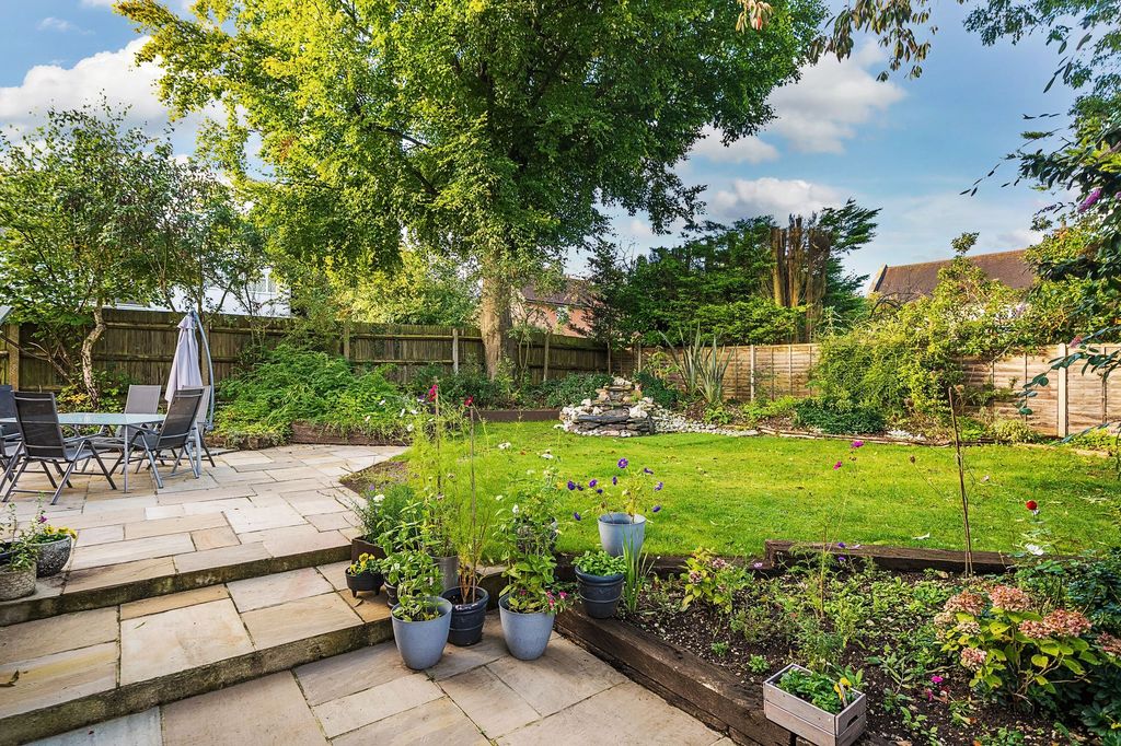 Property photo 2 of 36