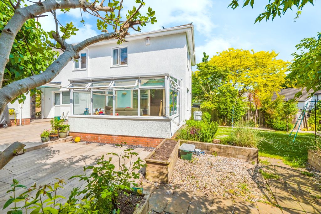 Property photo 3 of 16