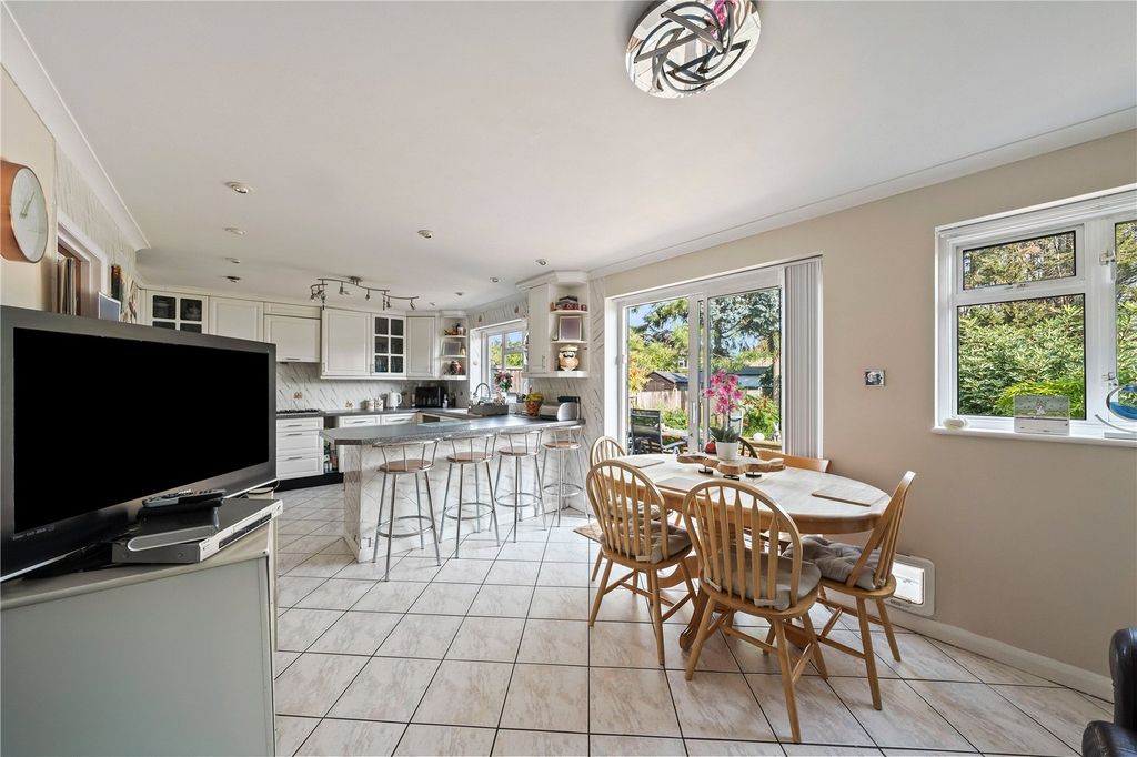 Property photo 1 of 18 Picture No. 12