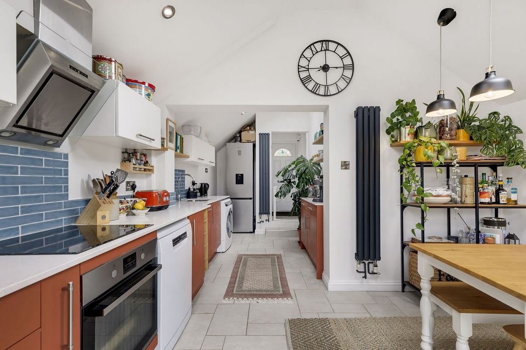 Property photo 3 of 15 Kitchen