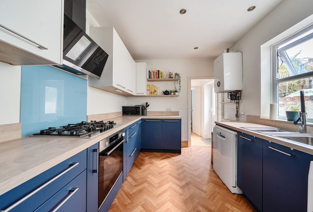 Property photo 2 of 21 1334563-6-689Cb49...