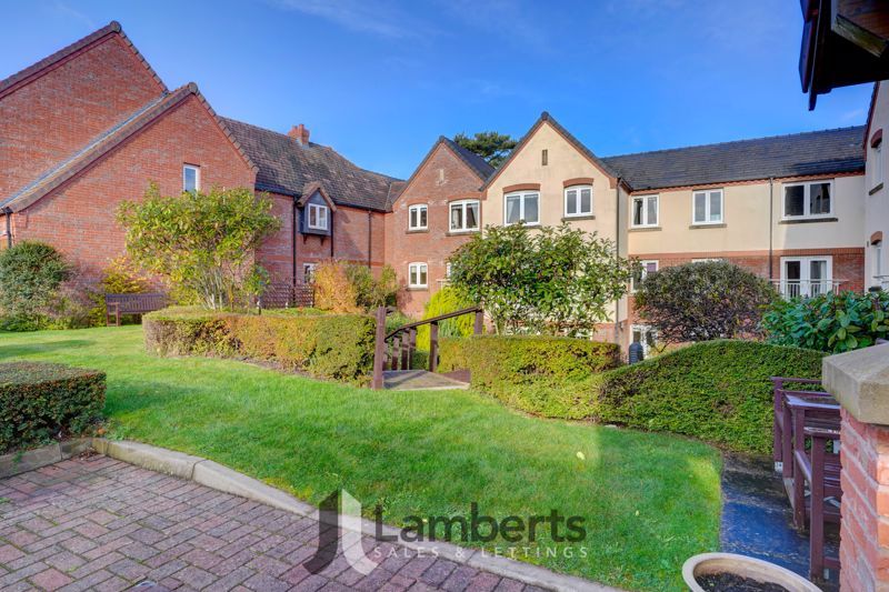 Property photo 2 of 15 Communal Gardens