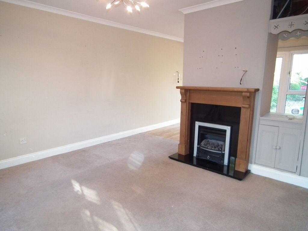 Property photo 3 of 12 Photograph 4