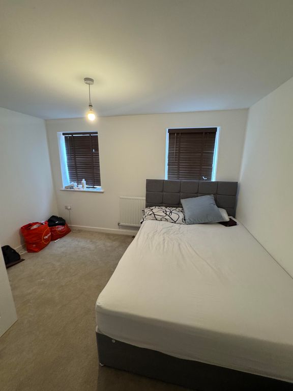 Property photo 3 of 10 Room 2