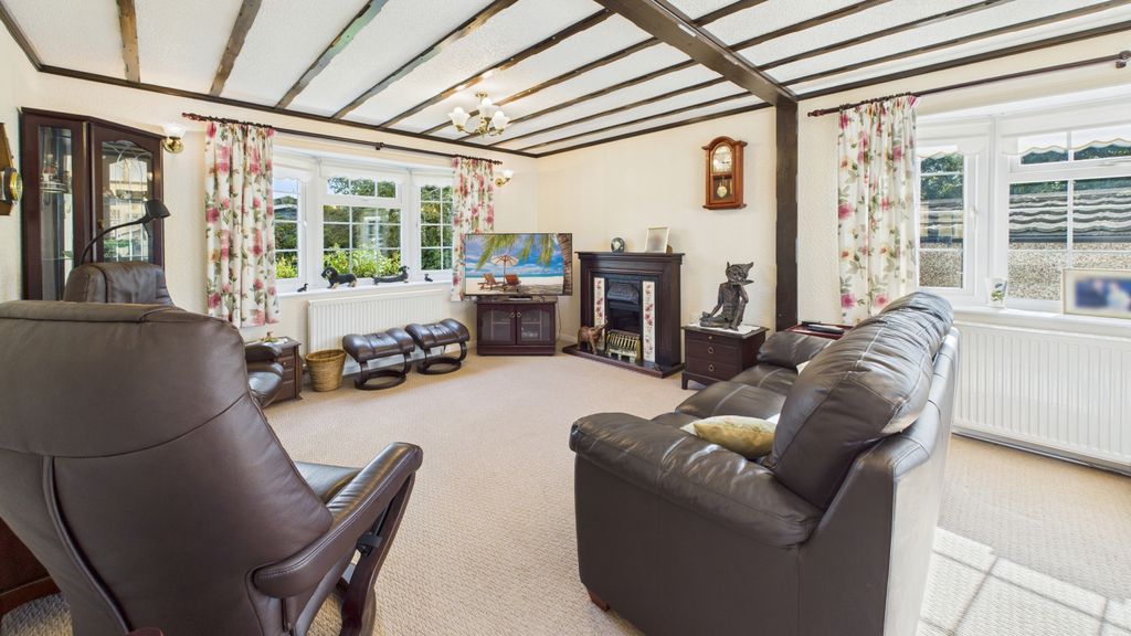 Property photo 2 of 12 Gallery