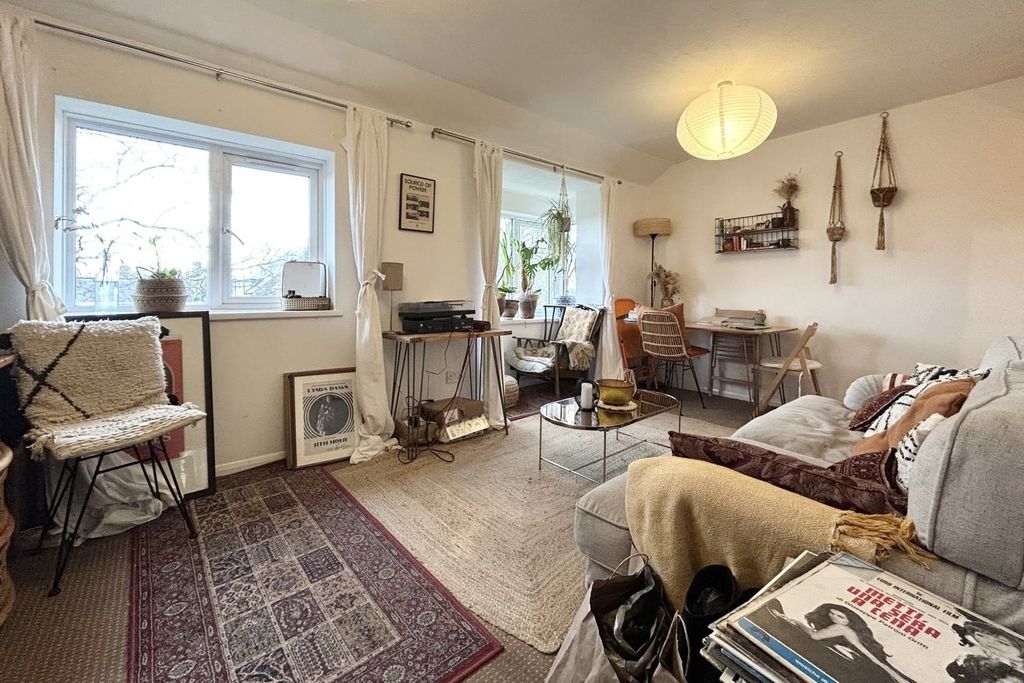 Property photo 3 of 8 3