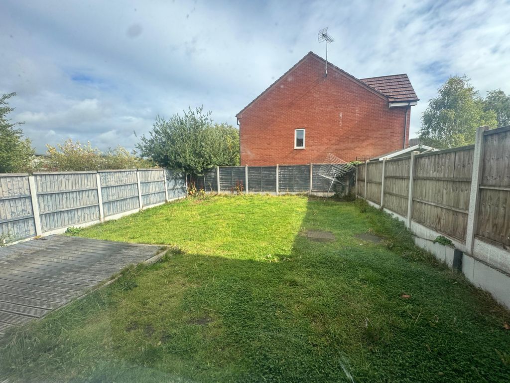 Property photo 2 of 11 Garden 