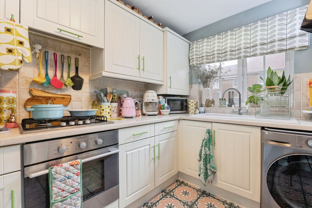 Property photo 3 of 17 Photo