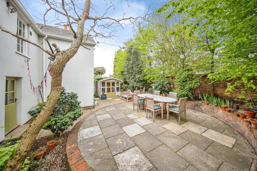 Property photo 3 of 20