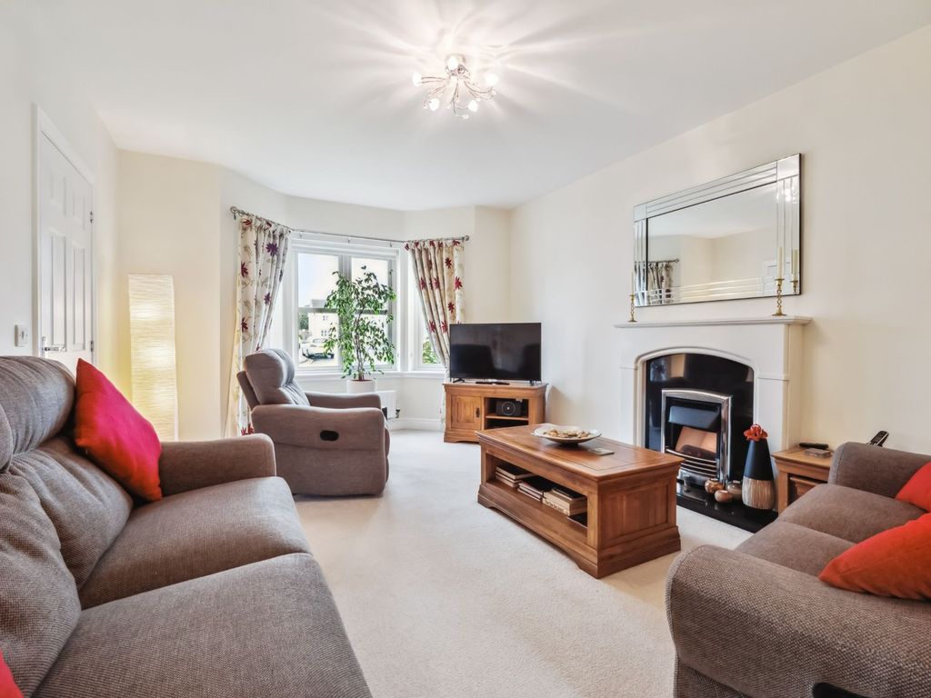 Property photo 2 of 31