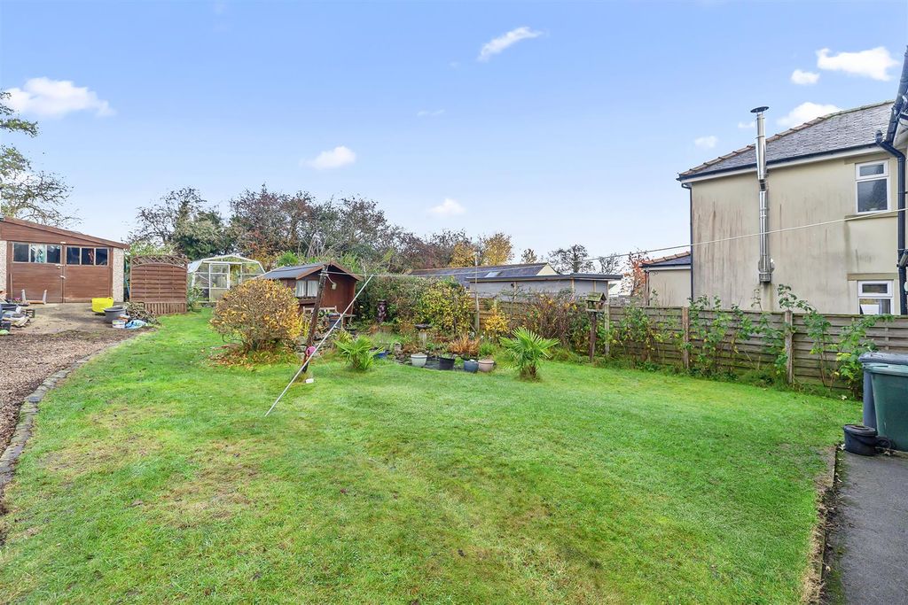 Property photo 2 of 20 Garden.Jpg