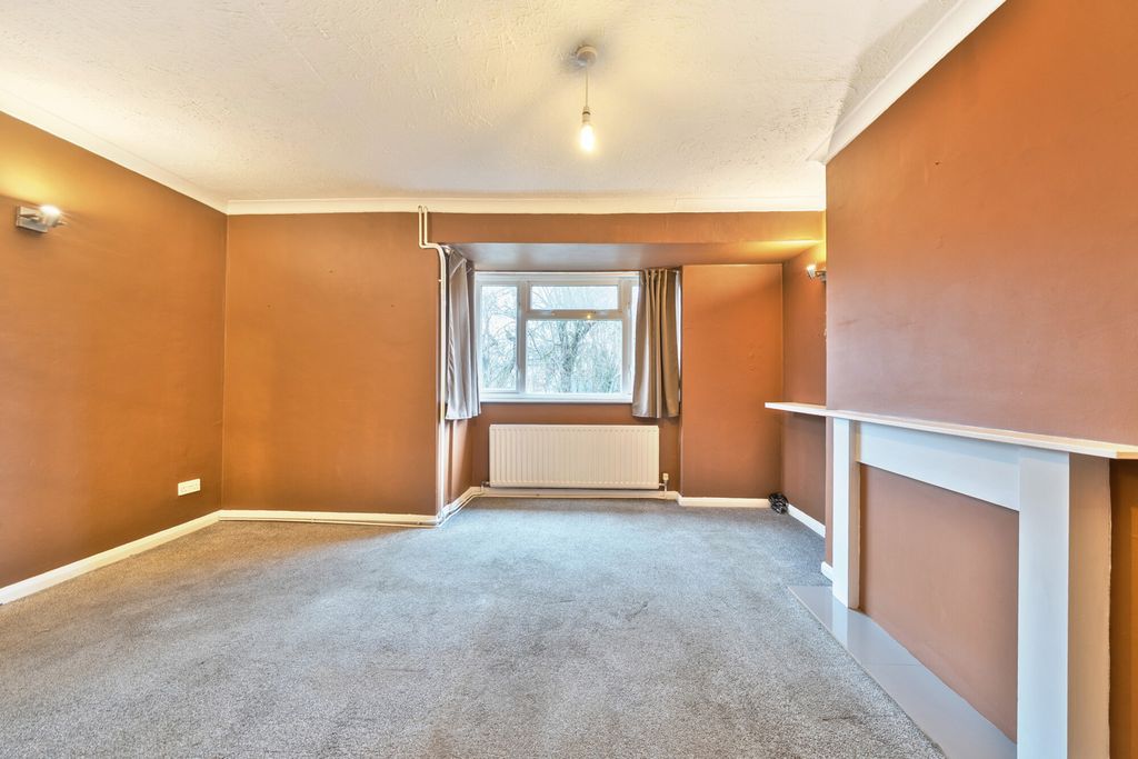 Property photo 2 of 20 1407332-17-698470...