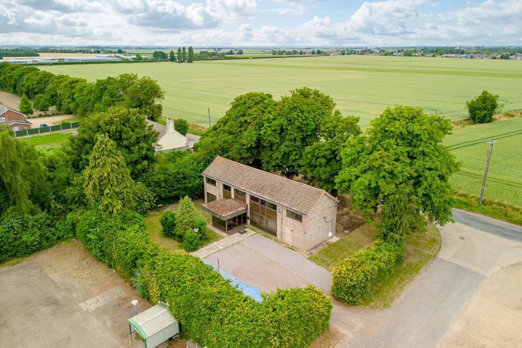 Property photo 2 of 32