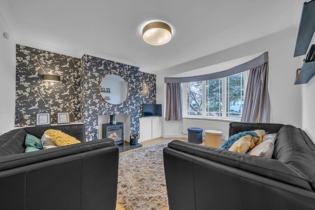 Property photo 3 of 26