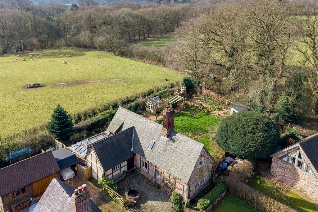 Property photo 3 of 32