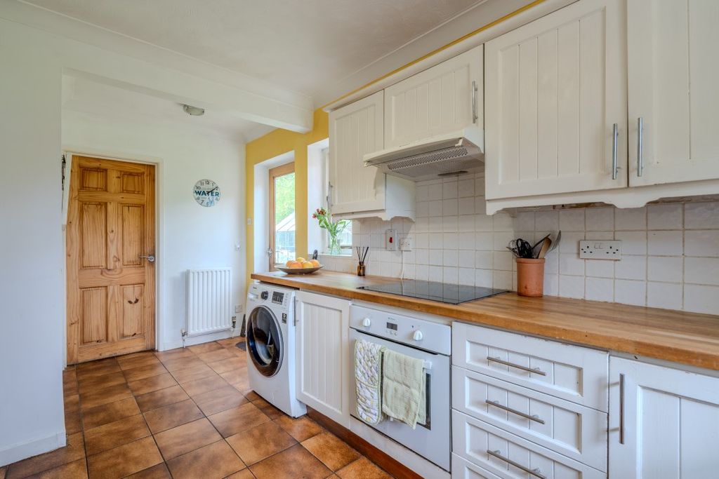 Property photo 3 of 27