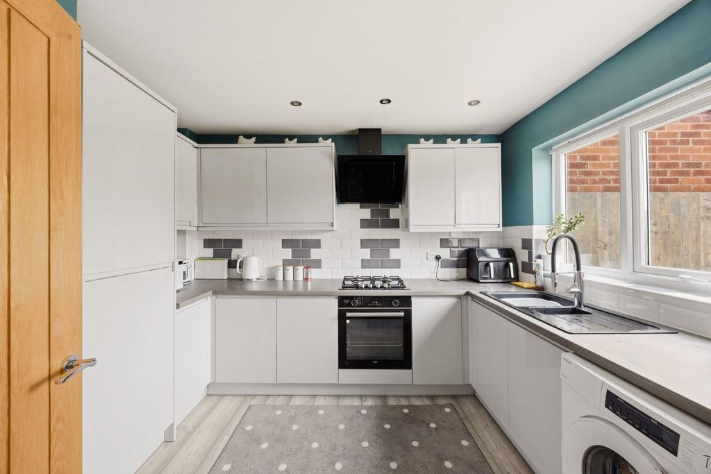 Property photo 3 of 19 Cornish Walk-11.Jpg