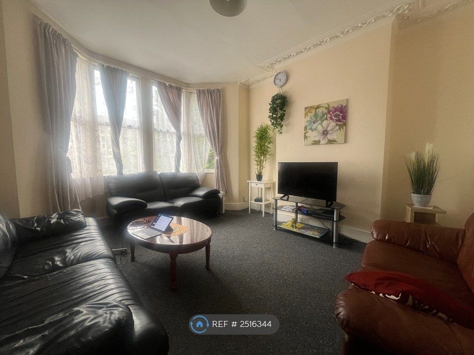 Property photo 2 of 21