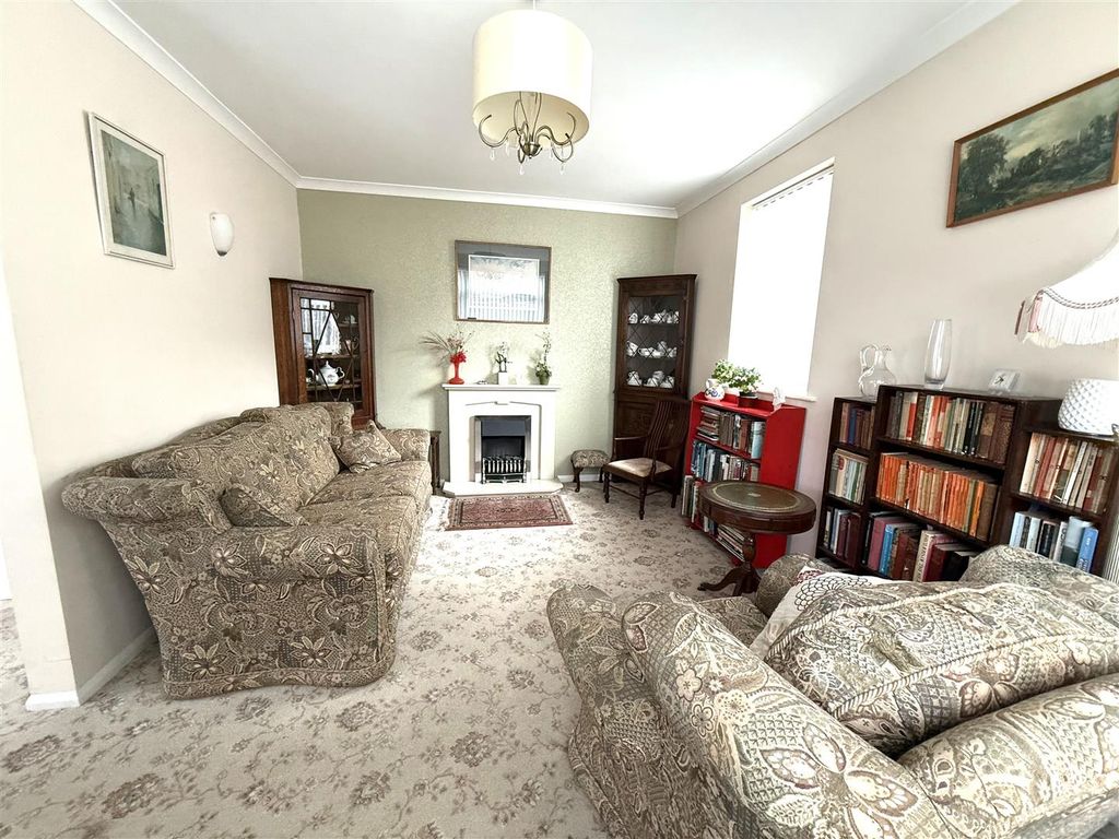 Property photo 3 of 23 4 Mersey Lounge.Jpeg