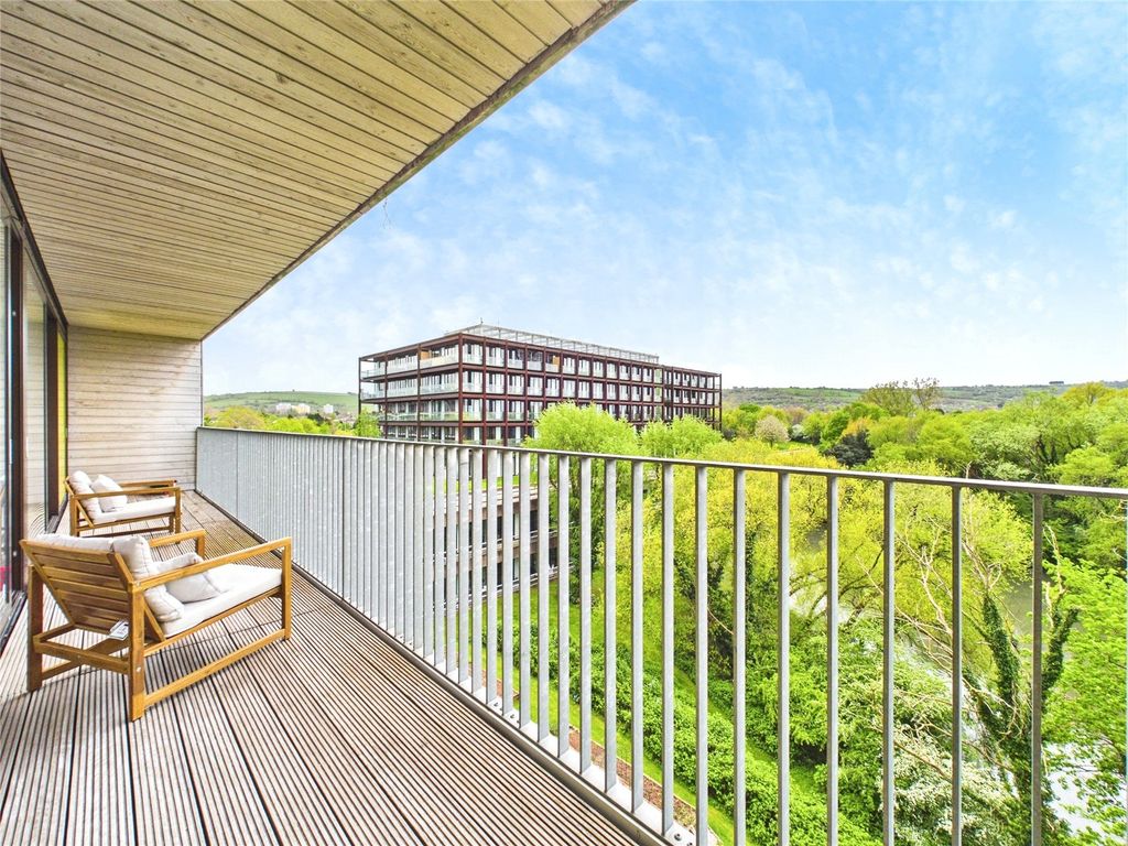 Property photo 2 of 19 Picture No. 16