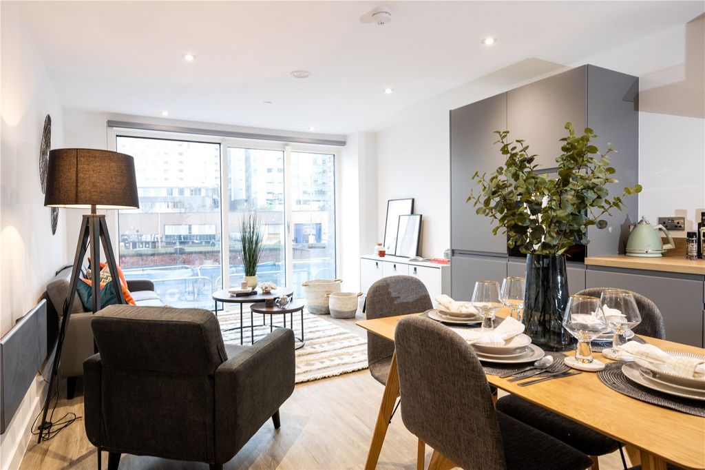Property photo 3 of 5 Open Plan