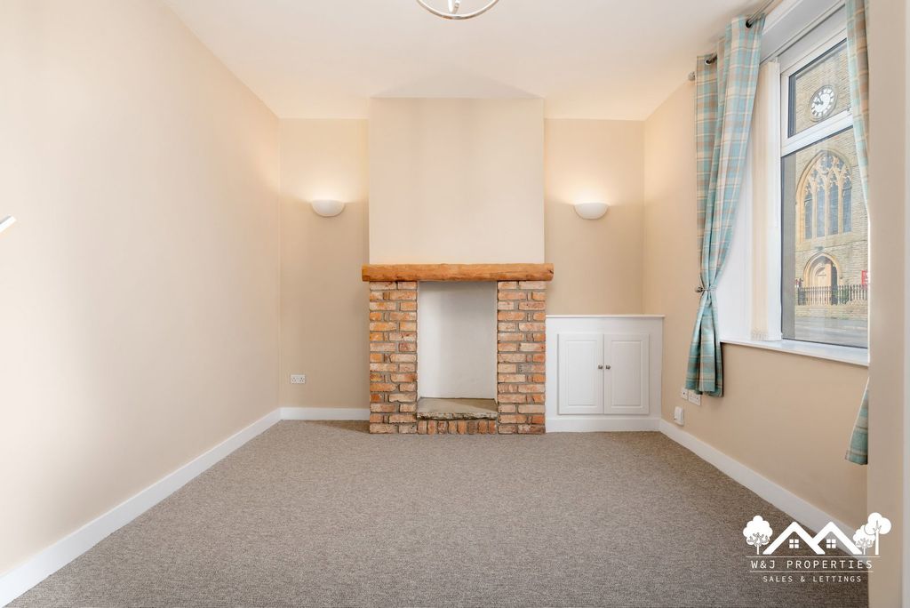 Property photo 3 of 23