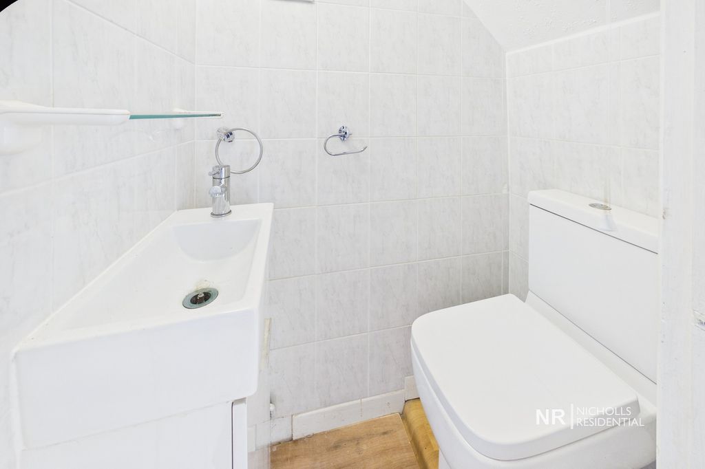 Property photo 3 of 32 WC