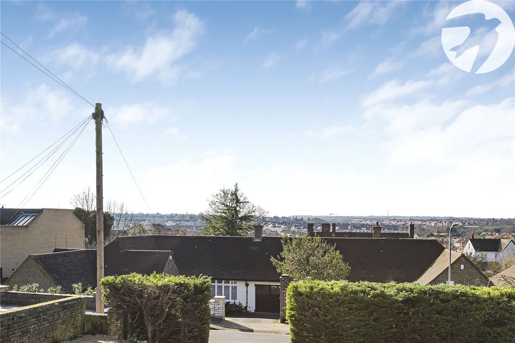 Property photo 3 of 29 Picture No. 15