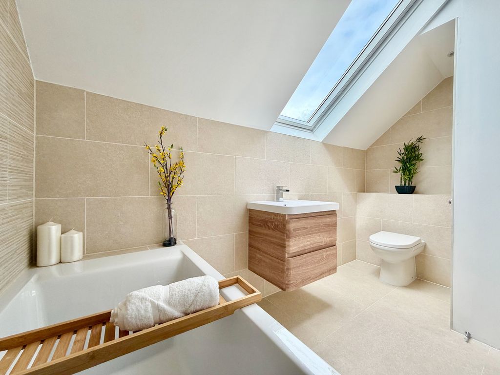 Property photo 2 of 36