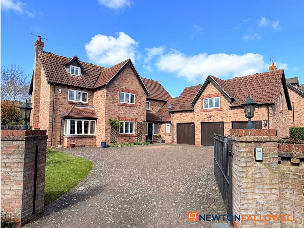 Property photo 1 of 33