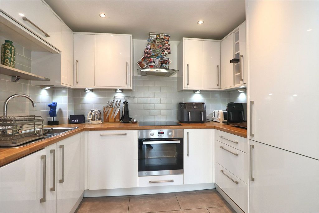 Property photo 2 of 10 Picture No. 15