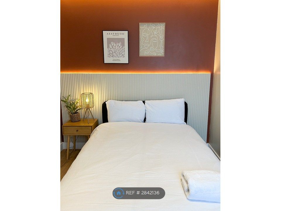 Property photo 2 of 35