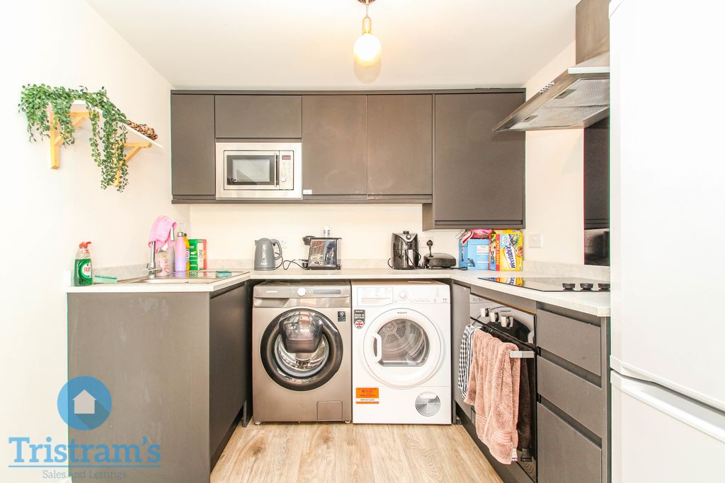 Property photo 3 of 9 Img_9808