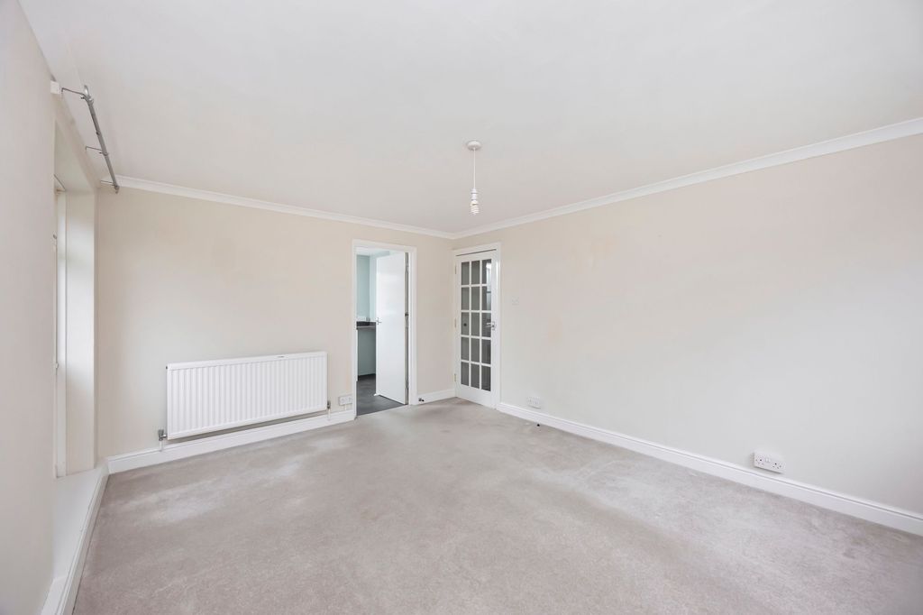 Property photo 3 of 21