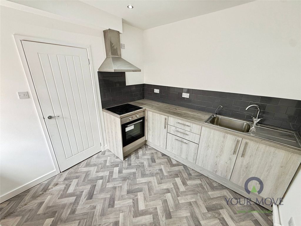 Property photo 2 of 9 Kitchen