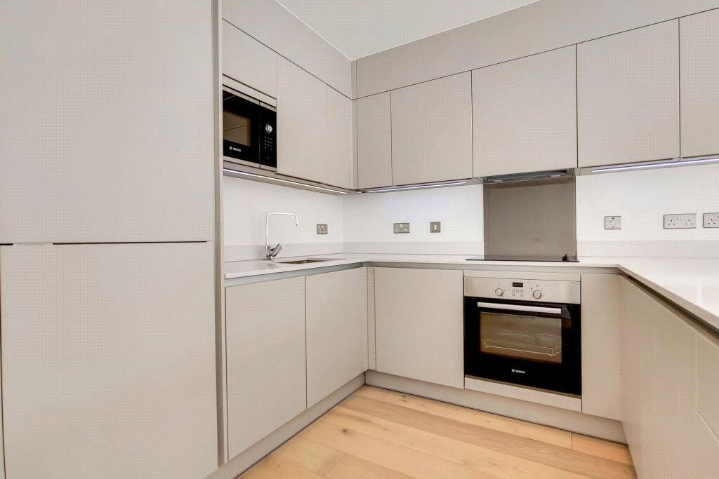 Property photo 2 of 12 Kitchen