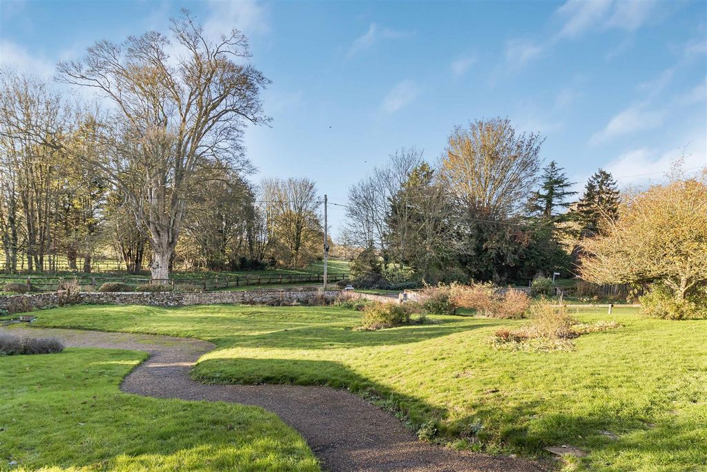 Property photo 3 of 34 22_68852.Jpg